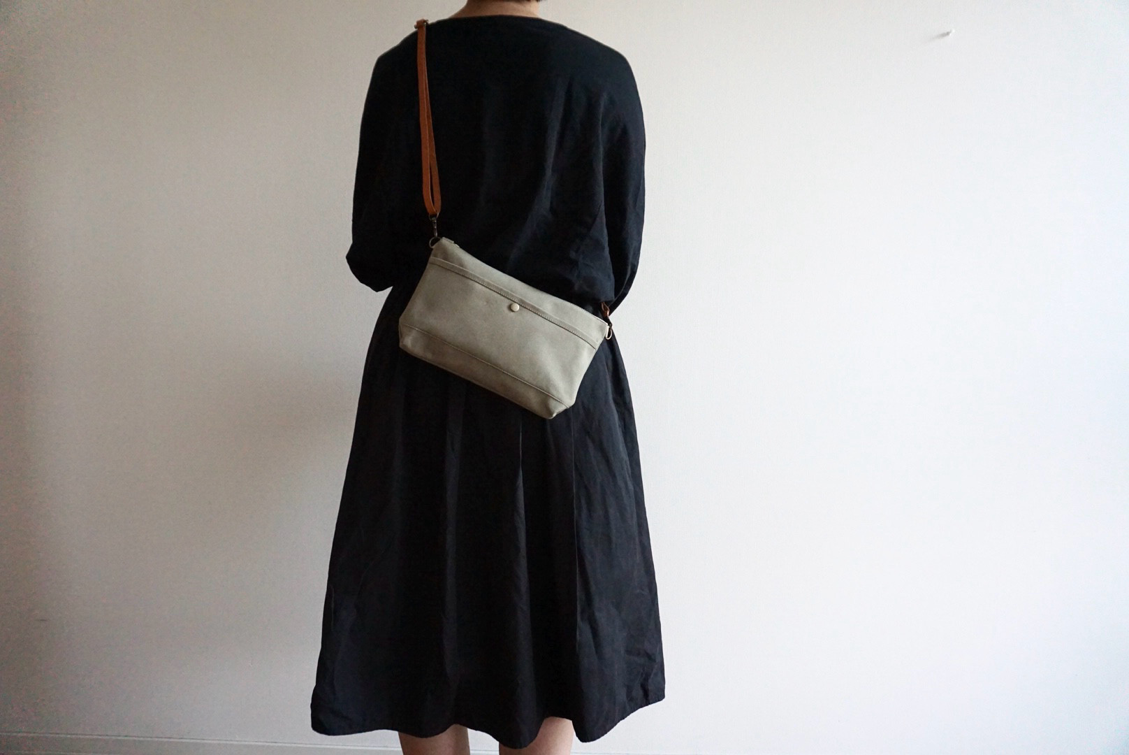 当店人気NO.1 浜松帆布サコッシュ (M)グレーベージュ