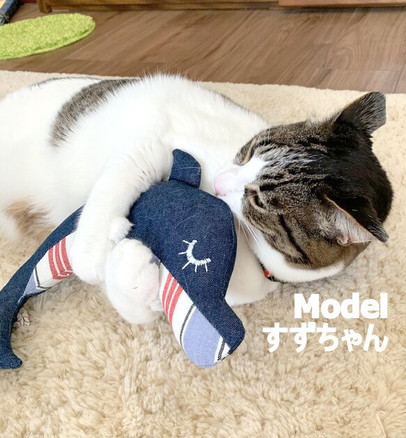 爽やかデニムのイルカさんキッカー＊猫ちゃんおもちゃ 7枚目の画像