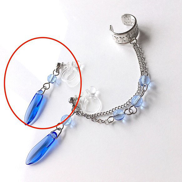 【左右両用】ルビーレッドのダガービーズとダイヤ柄のイヤーカフ　ピアスタイプ（ゴールド色）／イヤリング対応 4枚目の画像