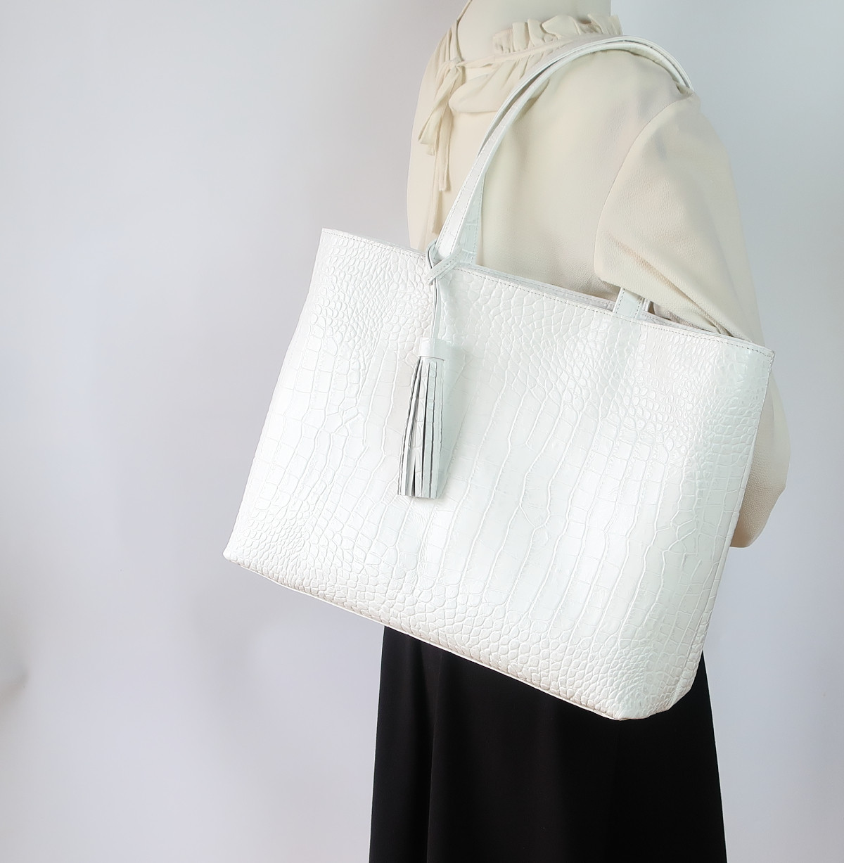 A4サイズトートbag（Ｌサイズ）☆彡ストーンホワイト・受注製作・通勤バッグ・A4・お仕事バッグ