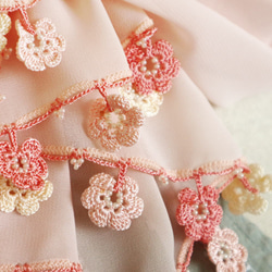[Resale] OYA crochet Chiffon shawl [MARY] Coral Pink 第4張的照片