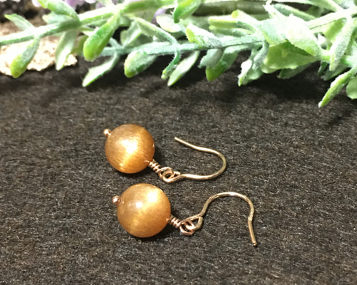 ♢美しいボリューム♢ゴールデンシャインムーンストーン ルビー 14kgf ピアス ♢美しいボリューム♢ゴールデンシャインムーンストーン ルビー