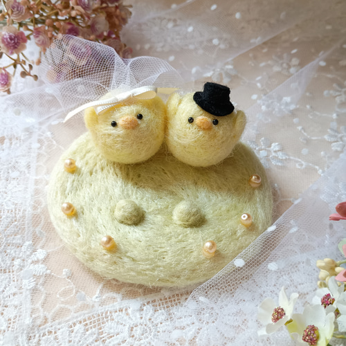 つぶらな瞳のキラキラヒヨコさんカップル リングピロー 羊毛フェルト