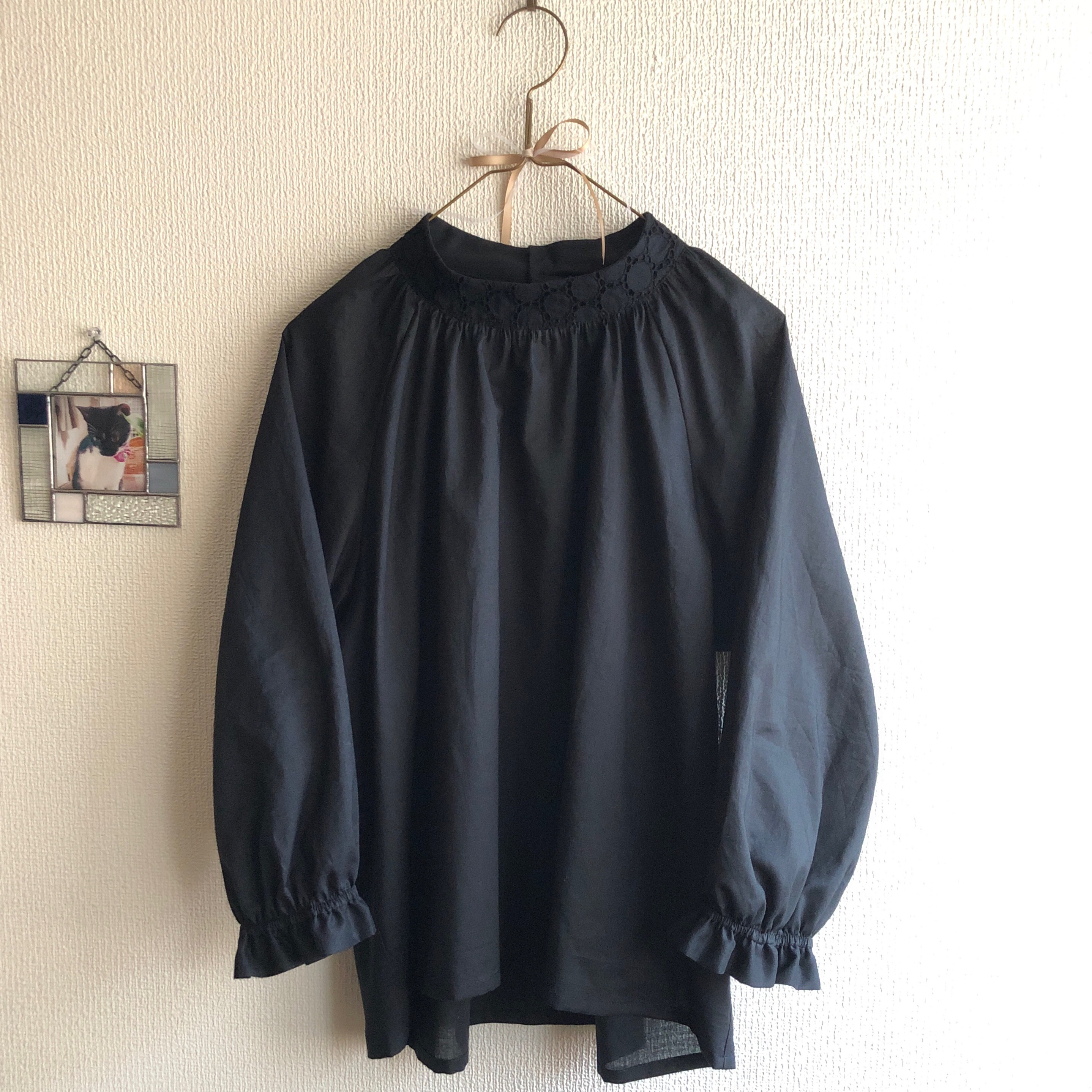 ７分袖のブラウス 黒