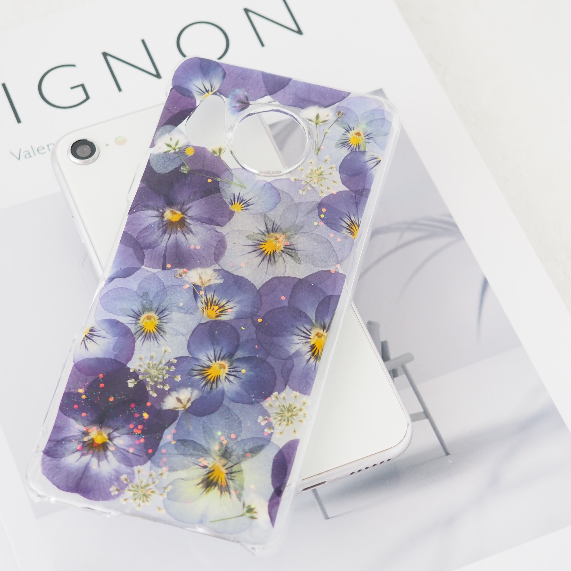 ＊ブルービオラの優雅な押し花ケース＊326 全機種対応 本物のお花 スマホショルダー 名入れ iPhone17