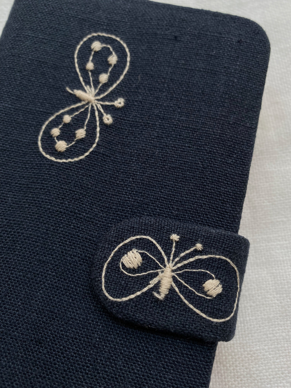 20-3 iPhone他、全機種対応 手帳型ケース ミナペルホネン choucho ネイビー　ꕤ受注制作ꕤ 2枚目の画像