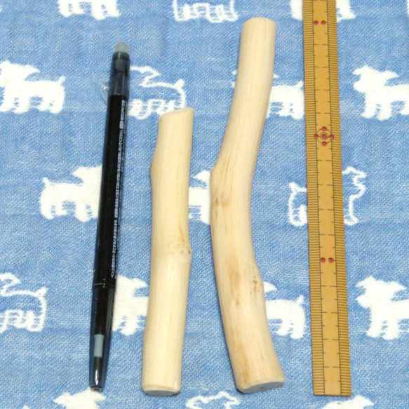 JA.けやき梨の木新品.犬用おもちゃ、超型犬、小型犬向け歯固めかじり木 2枚目の画像