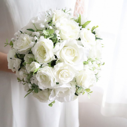 正統派！白薔薇＆カスミソウのラウンドブーケ 大定番 ハワイ 海外挙式