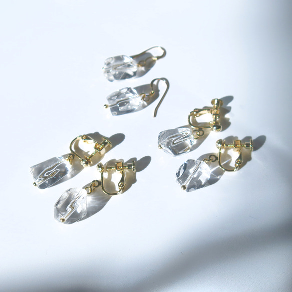 【再販・ラスト】14kgf　クリスタルクォーツの一粒ピアス　天然石　クラック水晶　 15枚目の画像