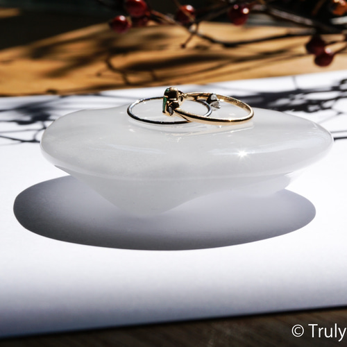 白色ガラスのアクセサリートレイ -「 KAZEの肌 」○7cm その他