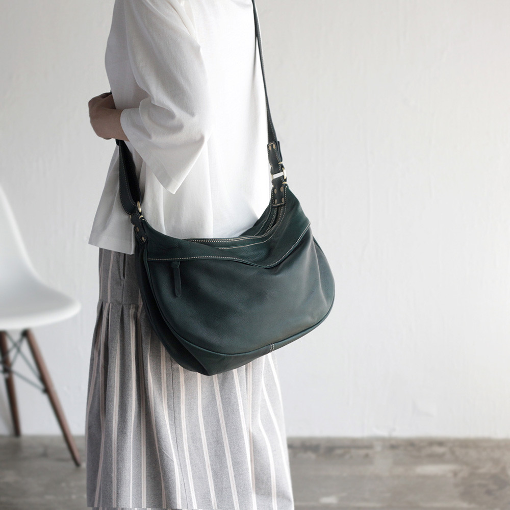 CELINE(セリーヌ) ショルダーバッグ ガンチーニ ダークグリーン