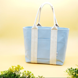 A4対応！機能的な間仕切りポケットMLトート☆サックス×キナリ 1枚目の画像