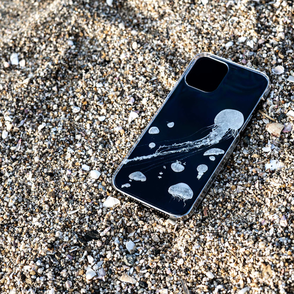 005：Jellyfish*水中をただようクラゲケース(カラーver) iPhone15〜 スマホケース 6枚目の画像