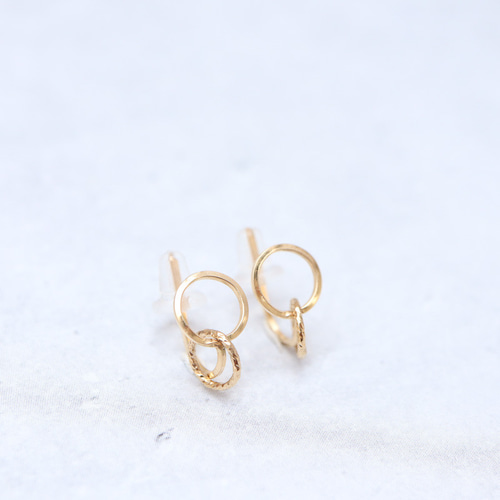 チャーム付け替え対応］14kgf/線のイヤリング(W