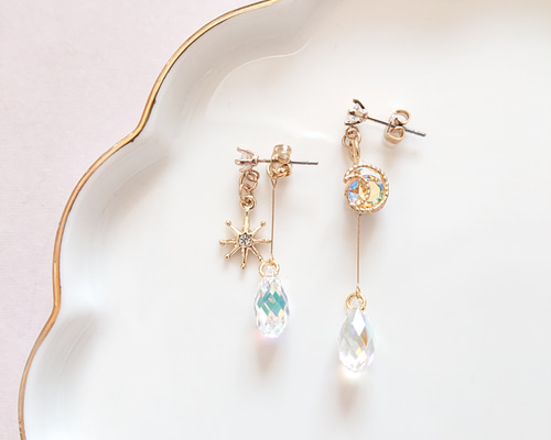 スワロフスキー⭐️月モチーフ　ピアス Symbolica ドロップピアス, 月と星, ブラック, ローズゴールド