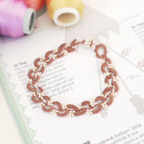OYA crochet bracelet [RIVIERE] Milk Cocoa 第1張的照片