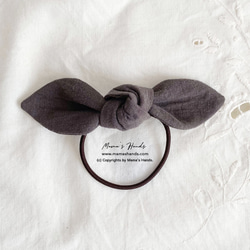 ⭐️已售出11件⭐️ 時尚的Higashi-naki（Higashi-naki）植物染色天然亞麻絲帶髮圈，顏色有摩卡色、灰色和卡 第3張的照片