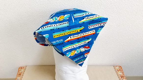 新幹線A（青）子供用三角巾　ゴム紐付 1枚目の画像