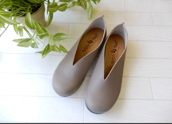 ☔ 下雨天也容易穿 ☀ 適合寬腳・強防水性・晴天雨天都適用・雨鞋編號 1105 第4張的照片