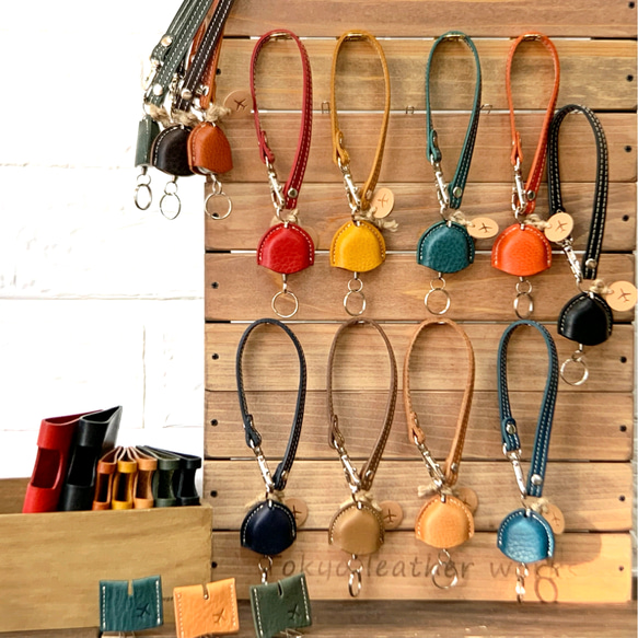 ★聖誕節【再次上架銷售第一】再也不用擔心找不到鑰匙了！免費個人化！您將愛不釋手的捲軸鑰匙圈禮物！ 第1張的照片