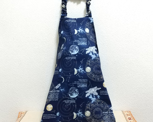 宇宙（ネイビー）子供用エプロン 90～160cm【首回り・腰回りの紐選択可