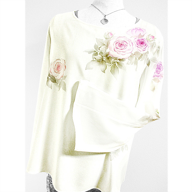 長袖チュニック（ボートネック）（レーヨン生地）（薔薇）（生成の白色）