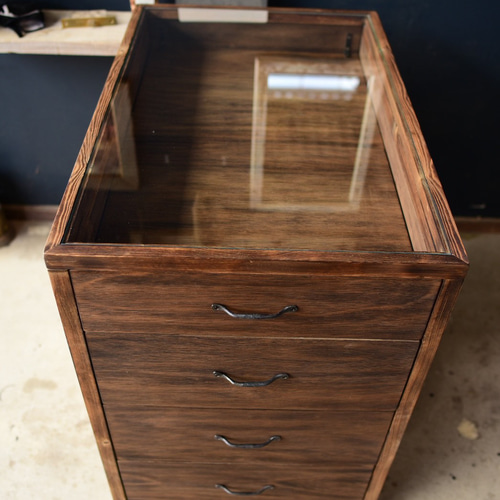 ガラスのショーケースキャビネット チェスト・キャビネット オーダー