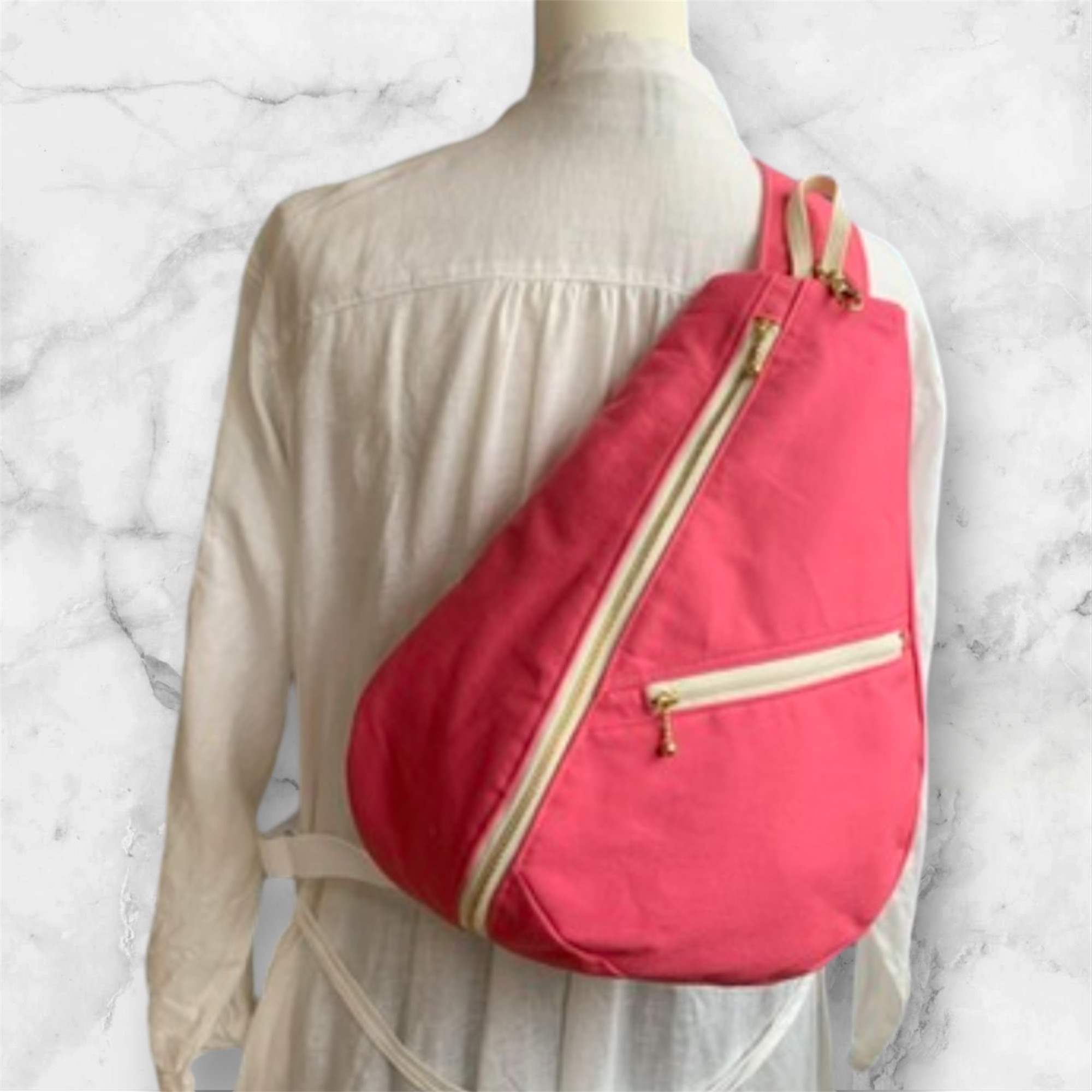 背面ファスナーポケット付き　帆布　しずく型　ワンショルダーバック　ボディーバック　長さ調節可能　オペラピンク色35番