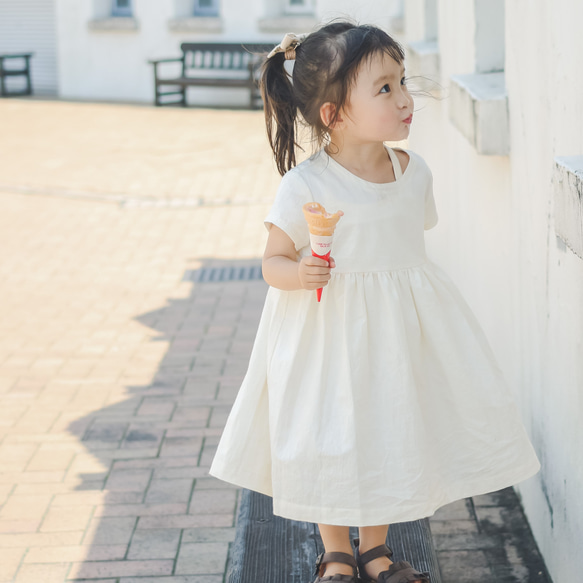 《80〜130cmオーダー可》 半袖 生成りのナチュラルワンピース 女の子 おしゃれ かわいい 無地 シンプル 綿 白 1枚目の画像