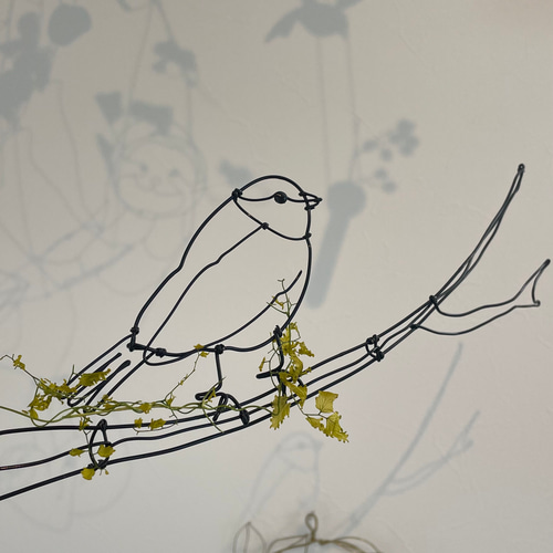 木の枝に佇む小鳥 .:* 玄関 飾り インテリア ワイヤーアート 鳥
