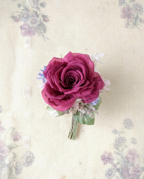 酒紅色纏繞玫瑰和丁香紫*真絲*胸花 第1張的照片