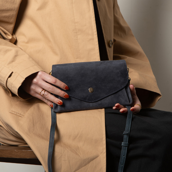 【10%off タイムセール】お財布ポシェット ポーチ カード16枚  本革 長財布 レディース ネイビー HAW013 2枚目の画像