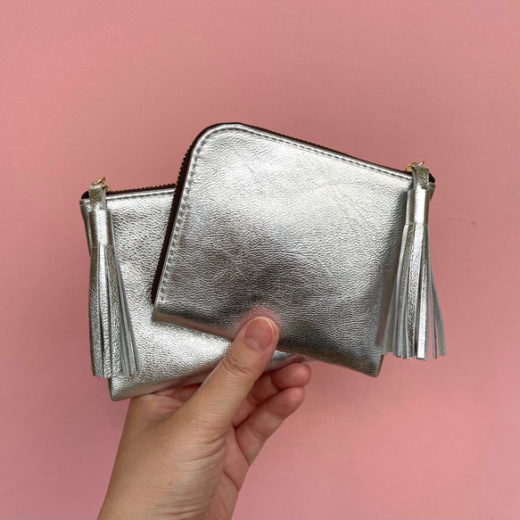 ゴートレザーのスリムなミニ財布　シルバー 1枚目の画像
