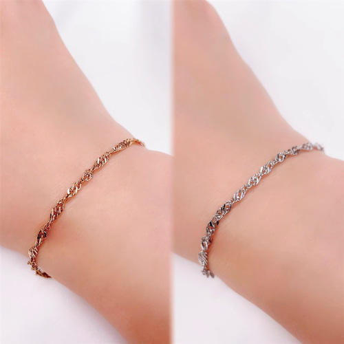 光の反射が美しい✧* スクリュー チェーン ブレスレット シルバー