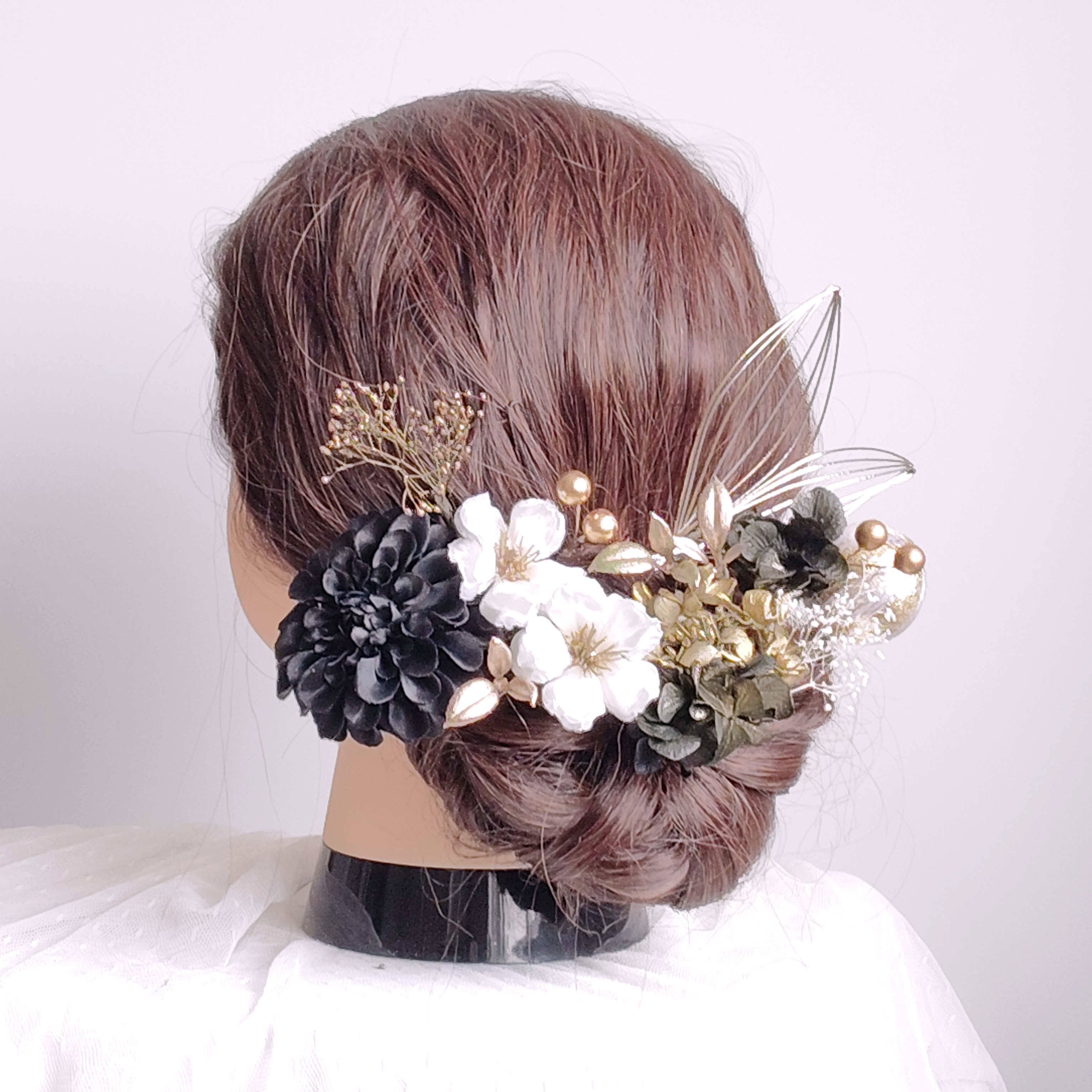 上品丸菊と林檎の花の髪飾り　成人式　 ゴールドベージュ　黒白金　水引 　髪飾り　 ヘッドドレス　 ヘアアクセサリー