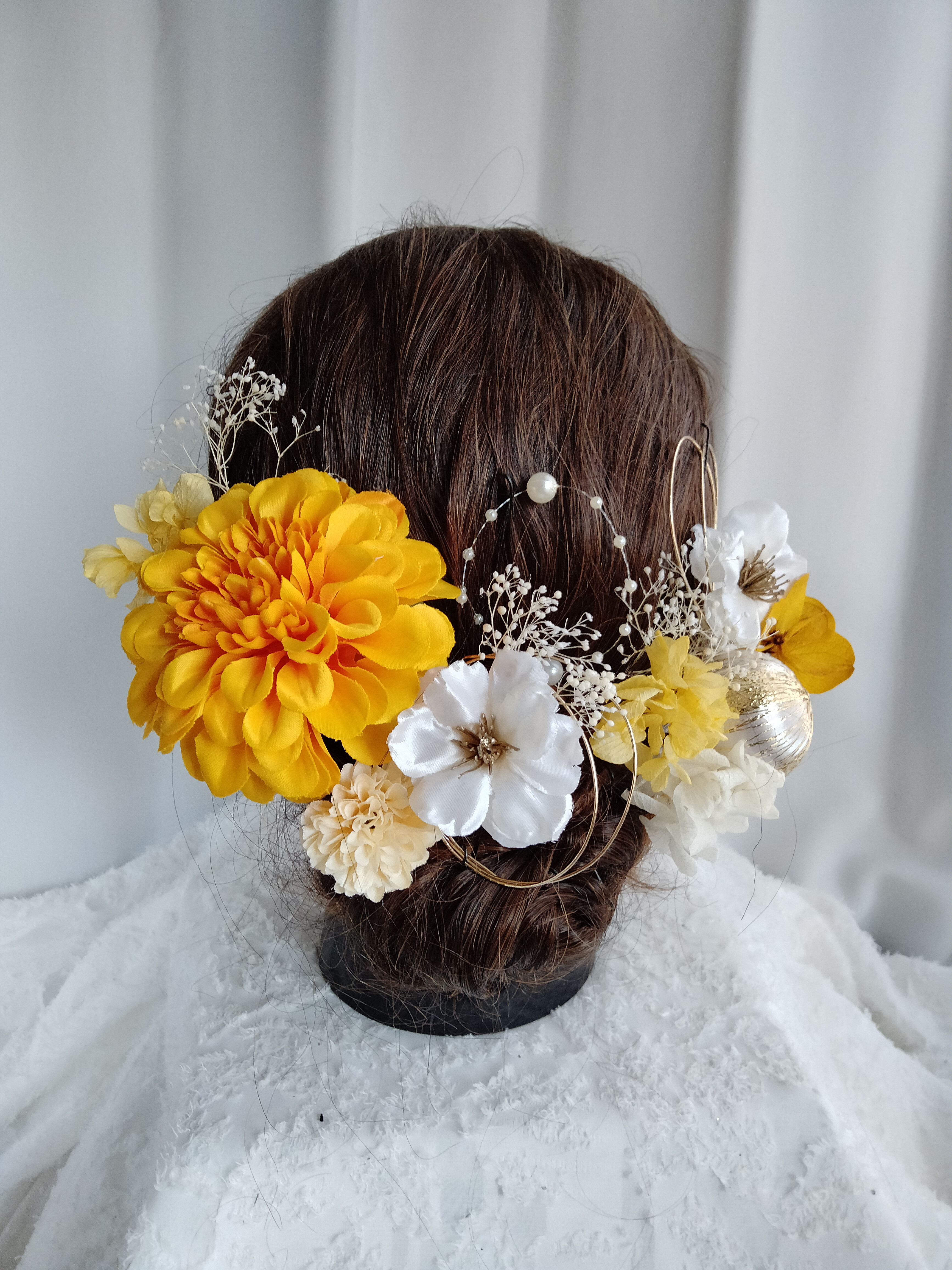 黄色のジニアと林檎の花の髪飾り　イエロー　水引　パール　髪かざり　成人式　卒業式　結婚式　水引アレンジ　袴　振袖　着物