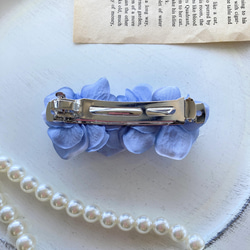 淡いブルー　紫陽花 　バレッタ　造花　ヘアアクセサリー　アーティフィシャルフラワー　梅雨　ウエディング　ブライダル 4枚目の画像