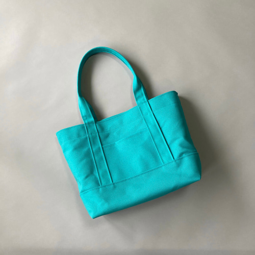 CUNE ターコイズ ブルーショルダートートバッグ レア 希少　【美品】 CUNE ターコイズ ブルーショルダートートバッグ レア 希少 【美品