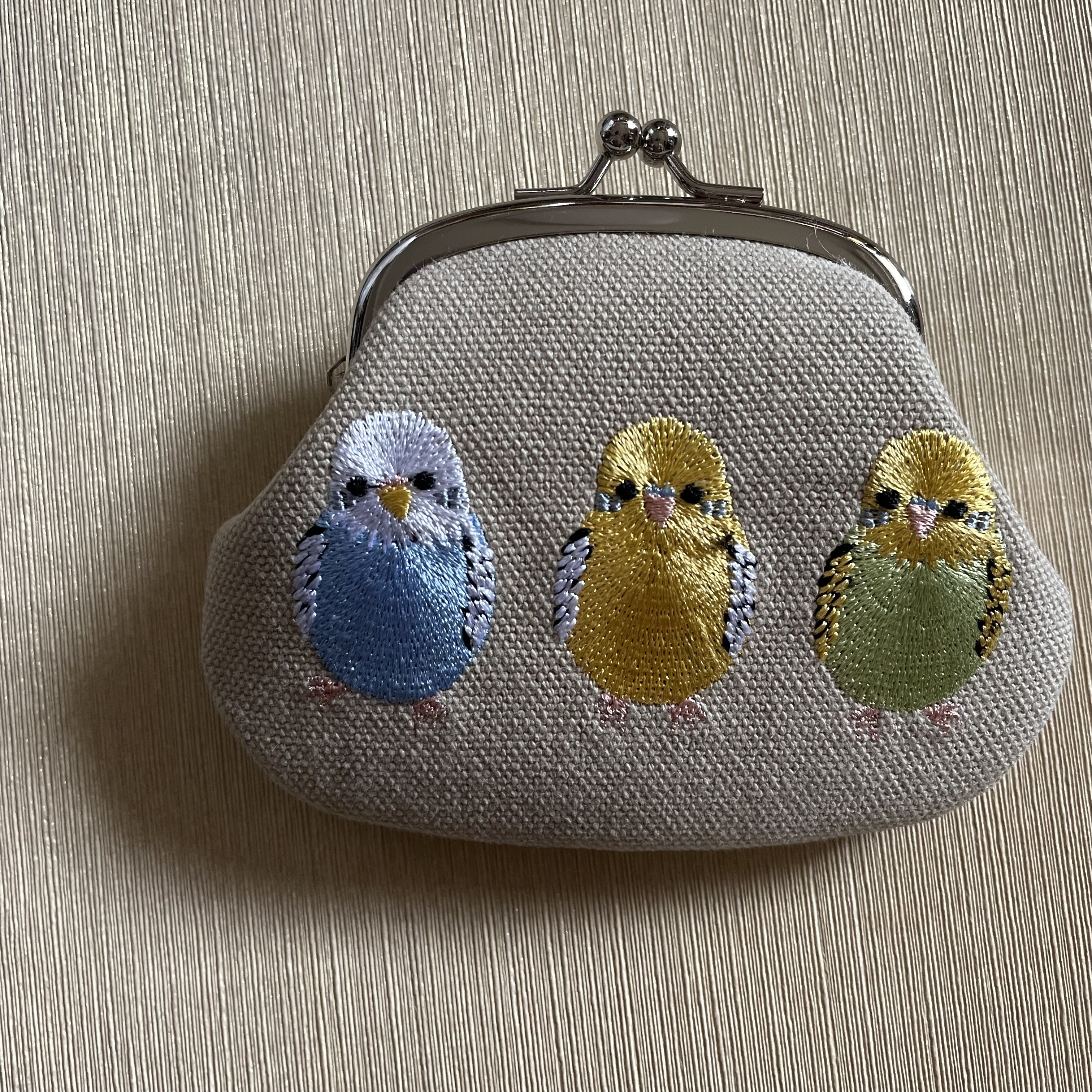 珊瑚の森のがま口ポーチ　手刺繍　ハンドメイド