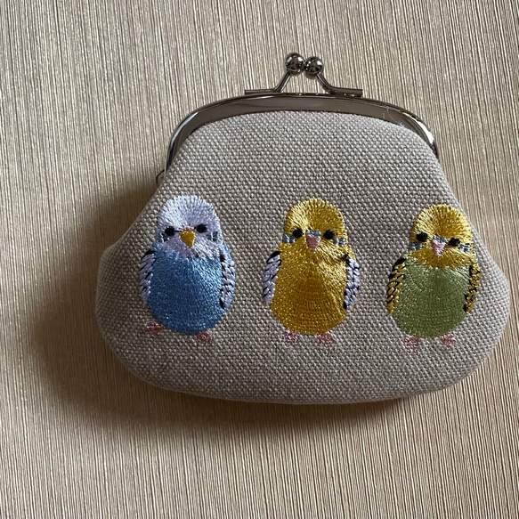 刺繍がまぐち　セキセイインコ　ウオッシュ帆布8号 1枚目の画像