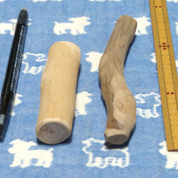 BJ.けやき梨の木新品.犬用おもちゃ、小型犬向け歯固め、かじり木 3枚目の画像