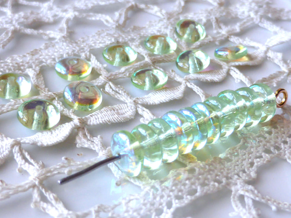 蛍光黄緑　平らな豆　チェコビーズCzech Glass Beads10個 2枚目の画像