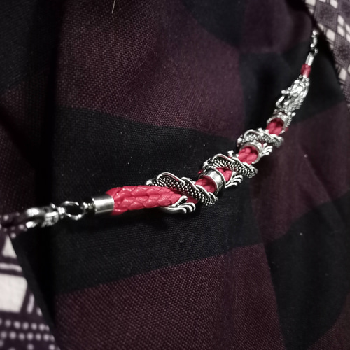 男女兼用 運気上昇、出世の代名詞 龍/ドラゴン赤羽織紐 シルバー金具