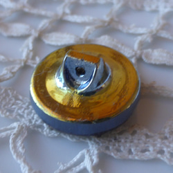 太陽神ローズ　チェコガラスボタンCzech Glass Button１個 3枚目の画像