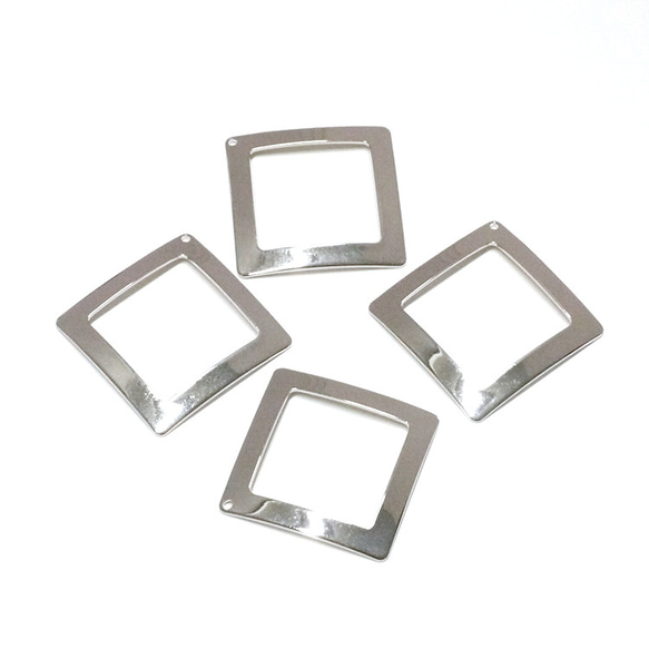 再販【2個入り】約34mm正方形シルバーチャーム 1枚目の画像