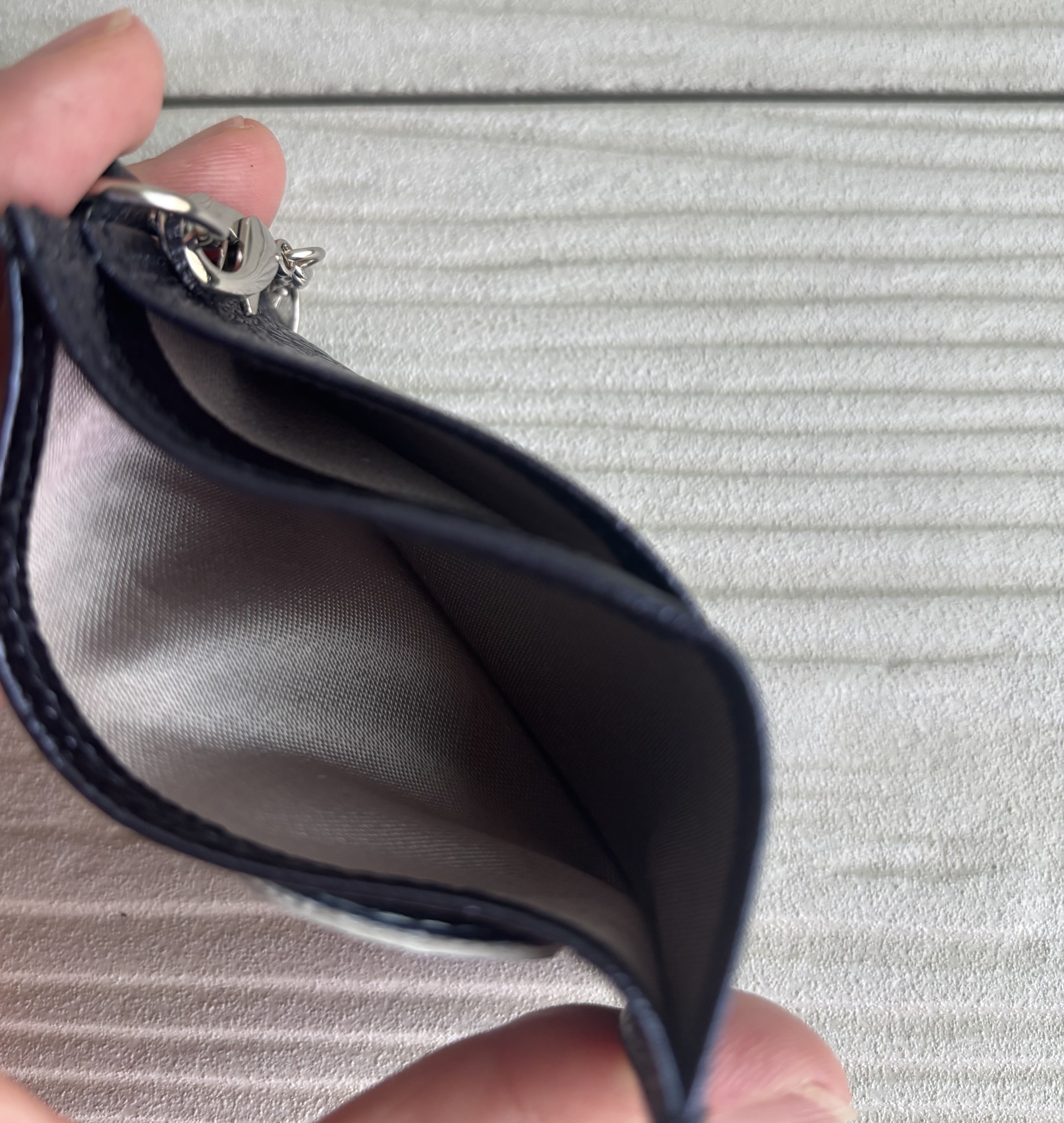 送料無料　交通IC系サイズピッタリハートモチーフパスケース