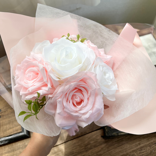 お花畑の花束ヘアゴム ハンドメイド レジン ホワイト ピンク ブーケ ハート 白 お花畑の花束ヘアゴム ハンドメイド レジン ホワイト ピンク ブーケ