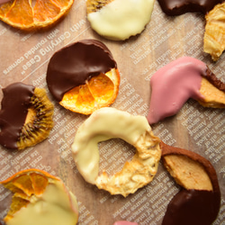 【国産果物使用・無添加】　チョコがけドライフルーツ（ビター） 4枚目の画像