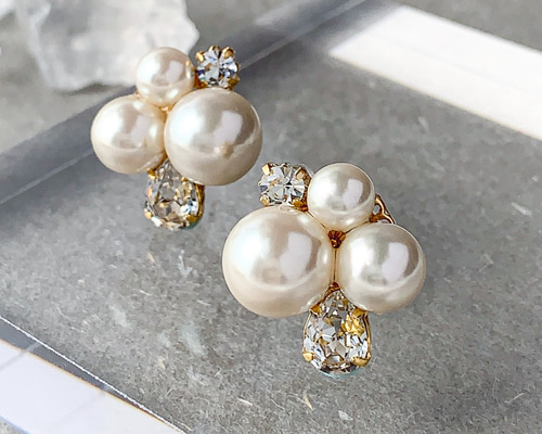 パールボタンＢ♡ハンドメイド ピアス イヤリング 結婚式 シンプル 卒業 入学 915c30d6f156725f106cff80d53953