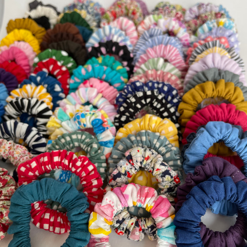 新生活スタート♪80柄☆好きな柄を2つ選べる♪小さいシュシュ 2つで